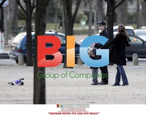 Brad Pitt and Angelina Jolie with son Maddox in the Park