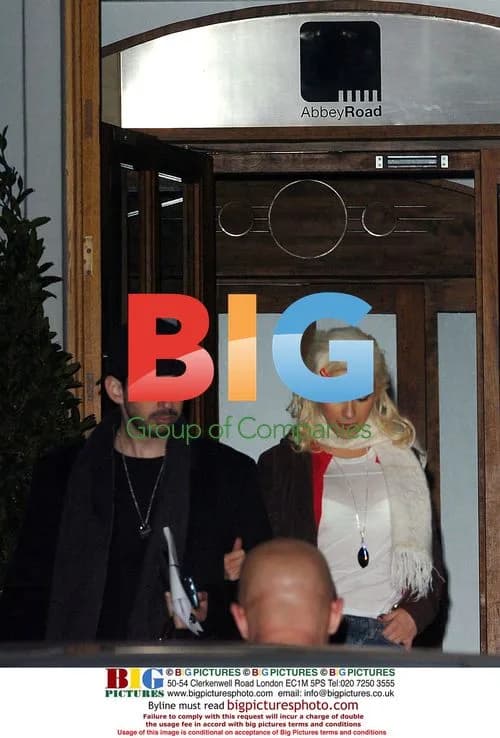 Christina Aguilera and husband leaving London hotel