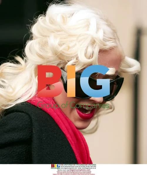 Christina Aguilera Leaves London Hotel