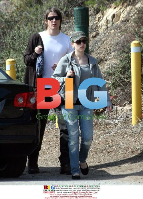 Josh Hartnett and Scarlett Johansson in Malibu