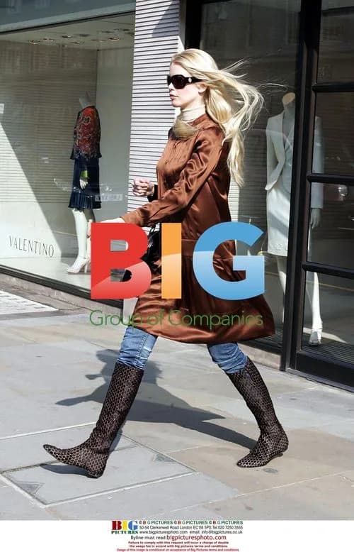 Claudia Schiffer Shopping in London