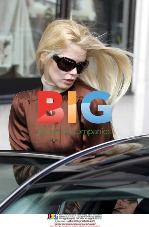 Claudia Schiffer Shopping in London