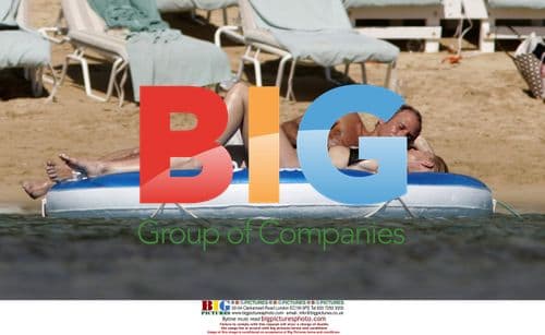 Nicolette Sheridan and Michael Bolton on Hawaiian Beach