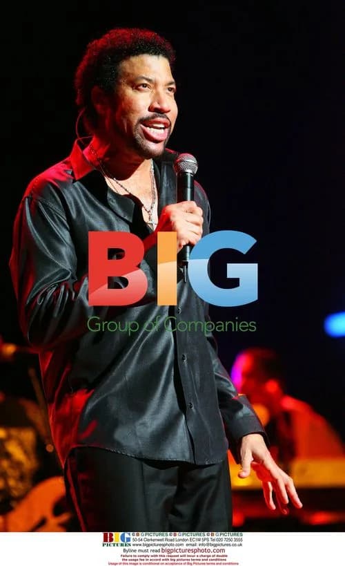 Lionel Richie Performs at F1 Gala Dinner