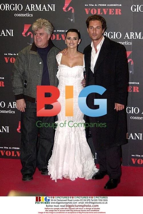Penelope Cruz, Matthew McConaughey and Pedro Almodvar at 'Volver' Premiere