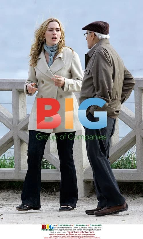 Kate Winslet and Eli Wallach on 'The Holiday' set