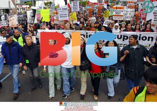 Actors join anti-war protest in LA