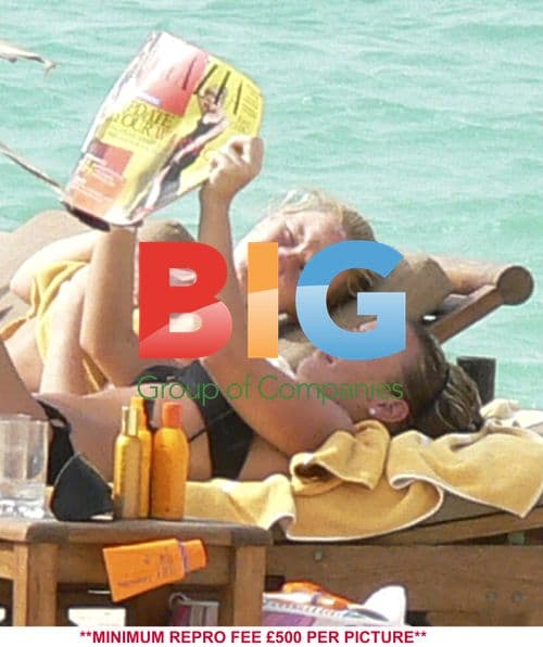 Coleen Mcloughlin relaxes in Dubai