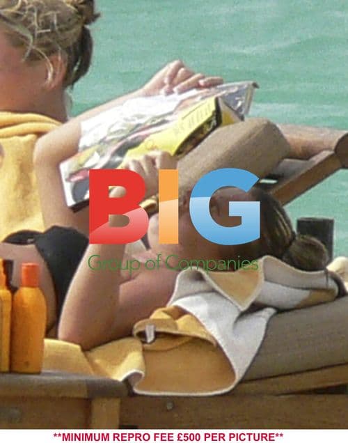 Coleen Mcloughlin Relaxes on Holiday in Dubai