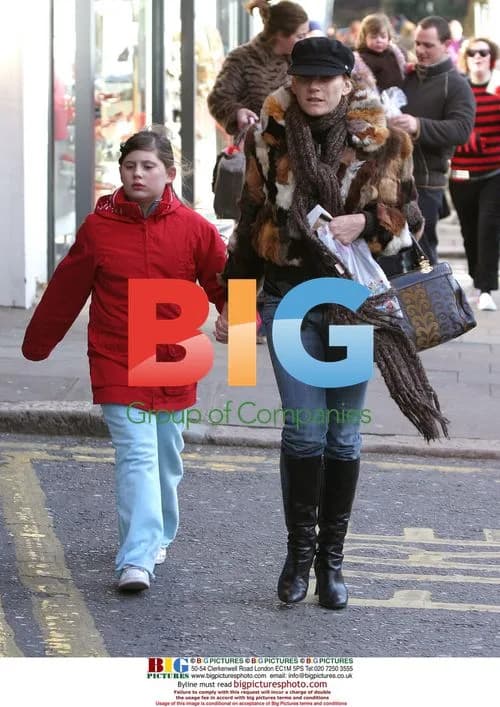 Michelle Collins and daughter out shopping