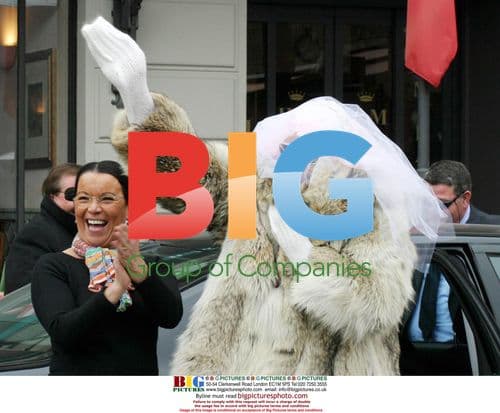 Paparazzi Waiting for Brad and Angelina in Cernobbio