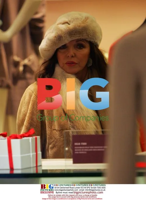 Joan Collins Christmas Shopping in London