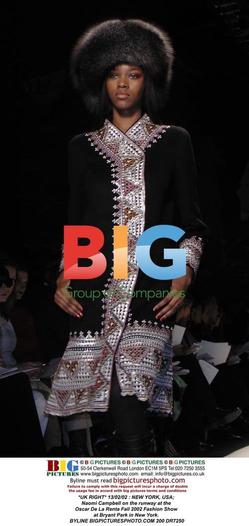 Naomi Campbell at Oscar de la Renta Fall 2002 Show