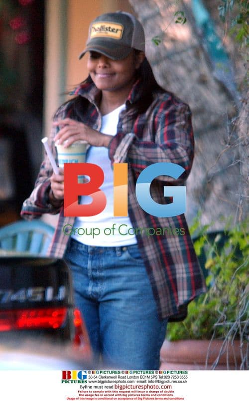 Janet Jackson Leaves Malibu Coffee Shop