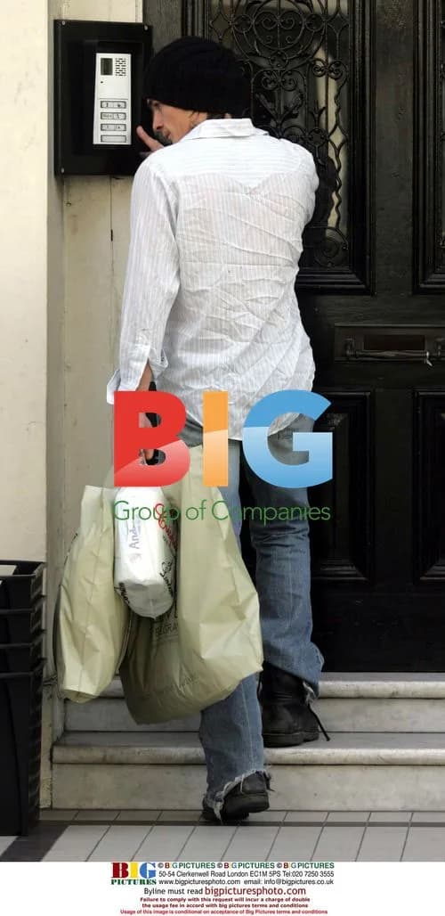 Keira Knightley's boyfriend arrives at her London home