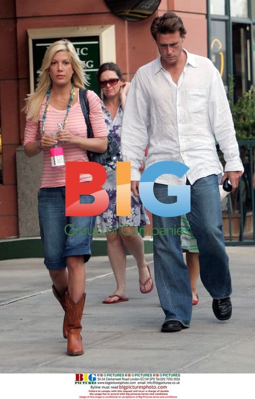 Tori Spelling goes house hunting with new lover Dean McDermott