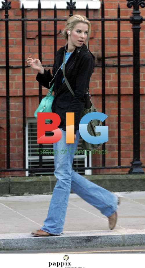 Victoria Aitken out with iPod