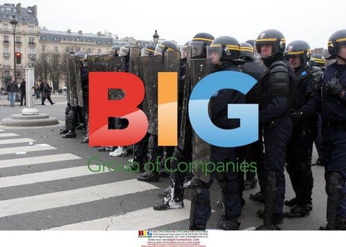 Youths wreck car in Paris protest