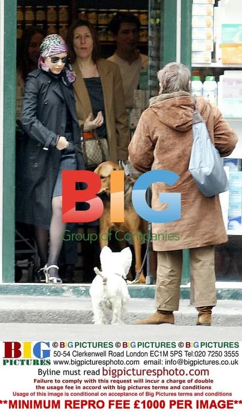 Kylie Minogue Steps Out in Paris