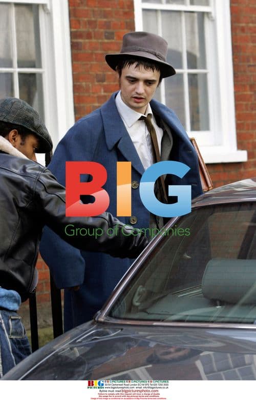 Troubled rocker Pete Doherty returns home