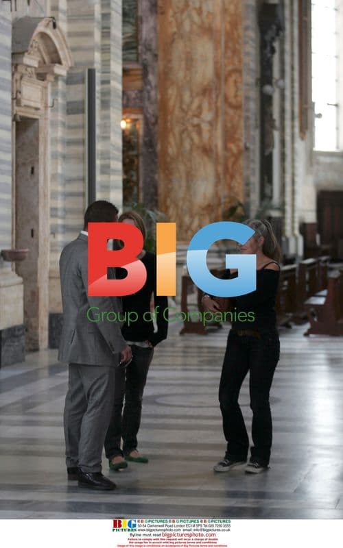 Keira Knightley tours Rome with mother