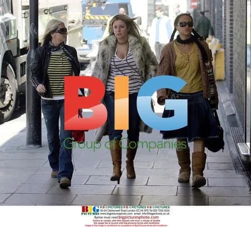 Nicole Appleton & Angela Griffin Shopping in London