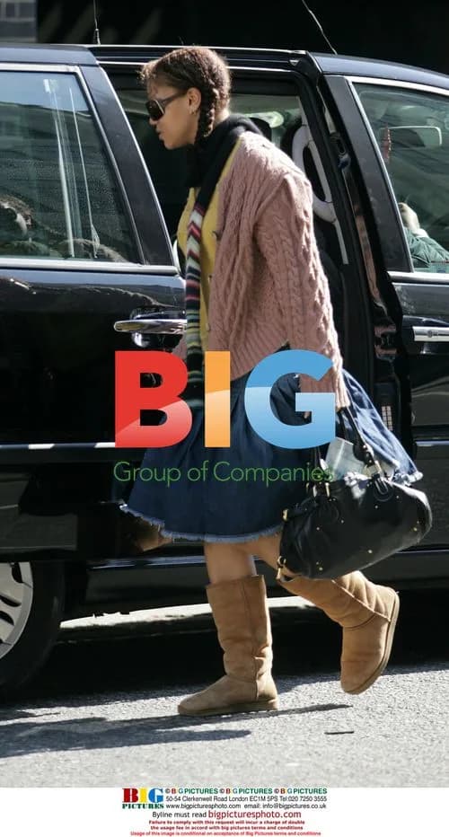 Nicole Appleton and Angela Griffin Shopping