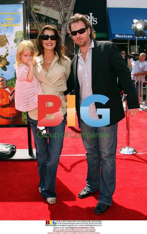 Brooke Shields and family at 'Over The Hedge' premiere