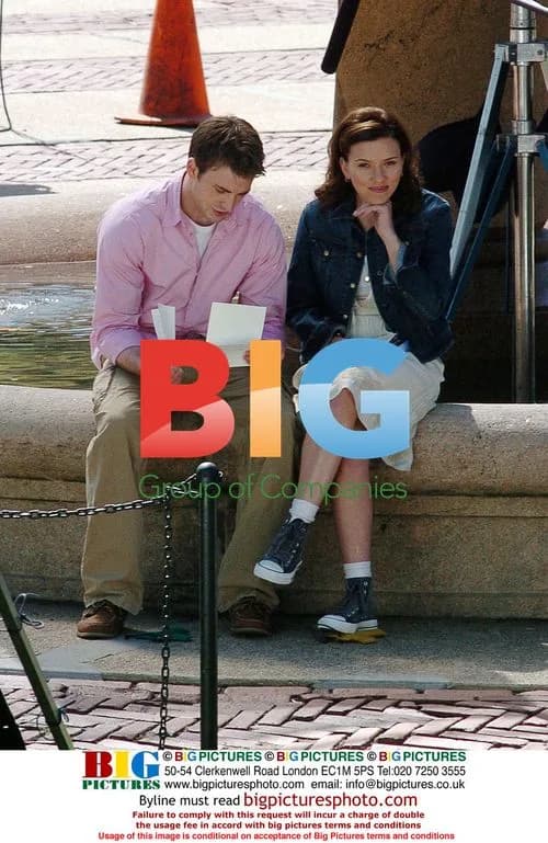 Scarlett Johannson and Chris Evans on "The Nanny Diaries" set