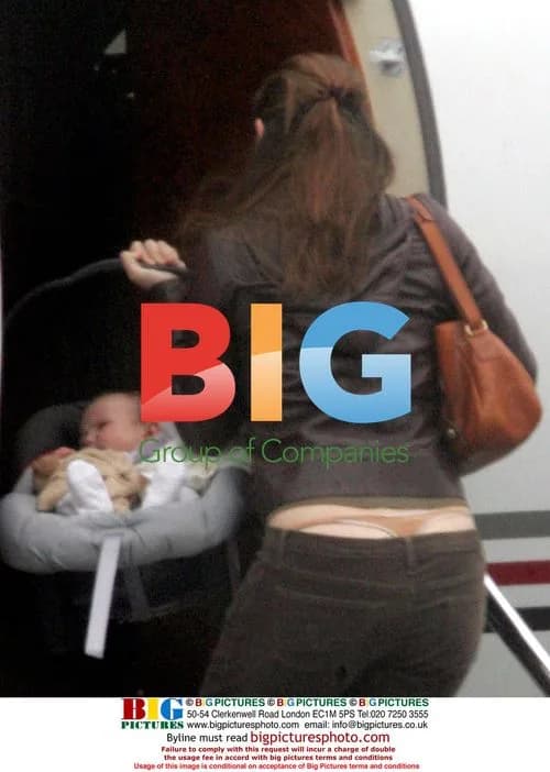 Jennifer Garner with baby Violet at LAX