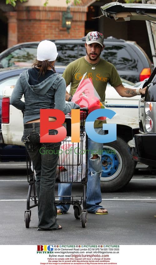 Backstreet Boy AJ McLean shopping with girlfriend