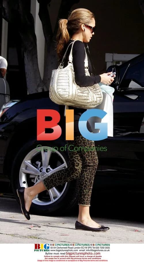 Jessica Alba Shopping in LA