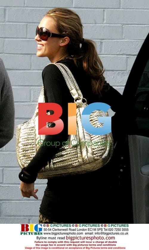 Jessica Alba Goes Shopping in LA