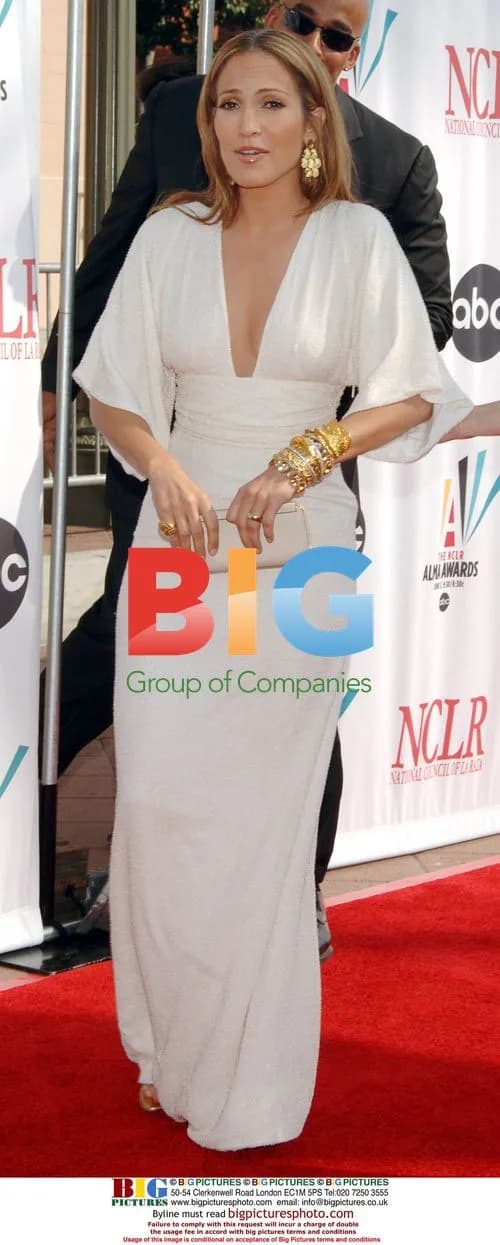 Jennifer Lopez at 2006 NCLR ALMA Awards