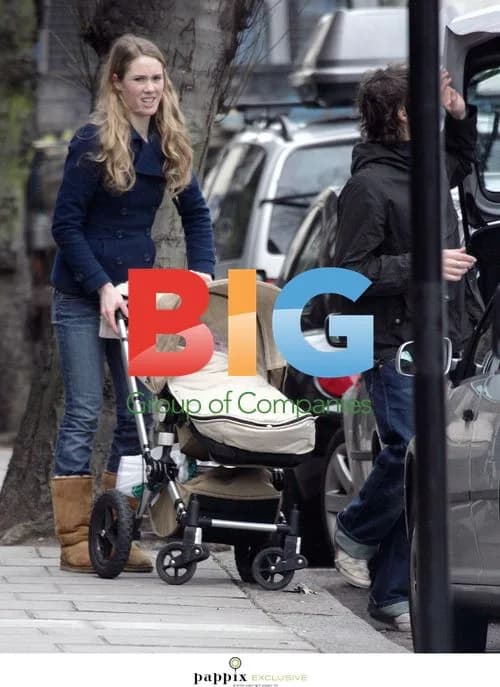 Take That's Howard Donald and family out shopping