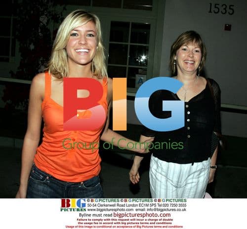 Kristine Cavallari out with mom