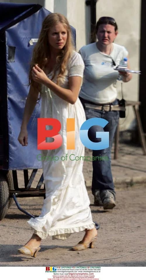 Sienna Miller on 'Stardust' set