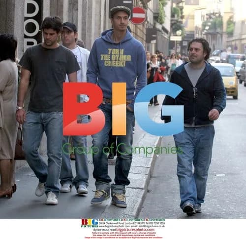 Zlatan Ibrahimović Shopping in Milan
