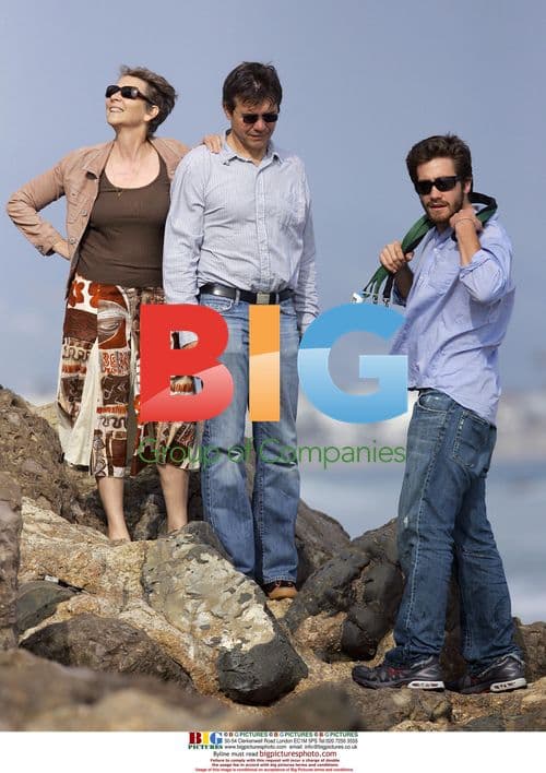 Jake Gyllenhaal Spends Mother's Day with Family