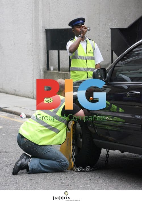 Martine McCutcheon Gets Jeep Clamped