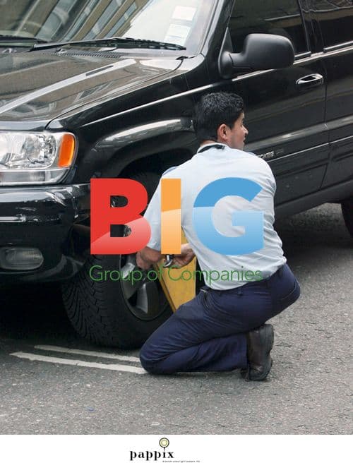 Martine McCutcheon Jeep Clamped