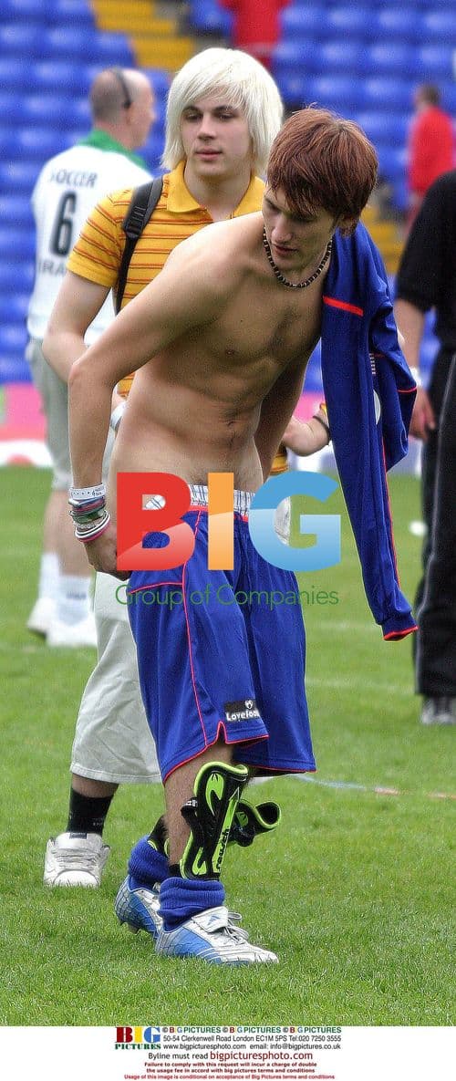 STEVE (son of dork) nearly bares all