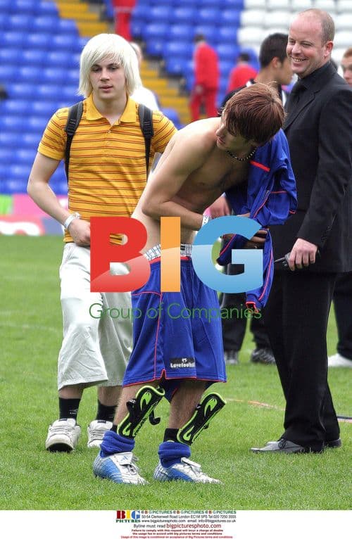 STEVE (son of dork) nearly bares all