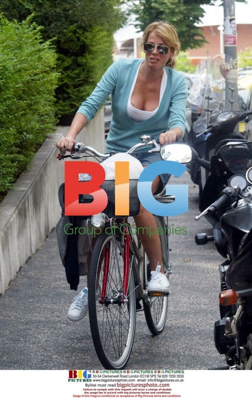 Carlo Cudicini and Alessia Marcuzzi bike ride