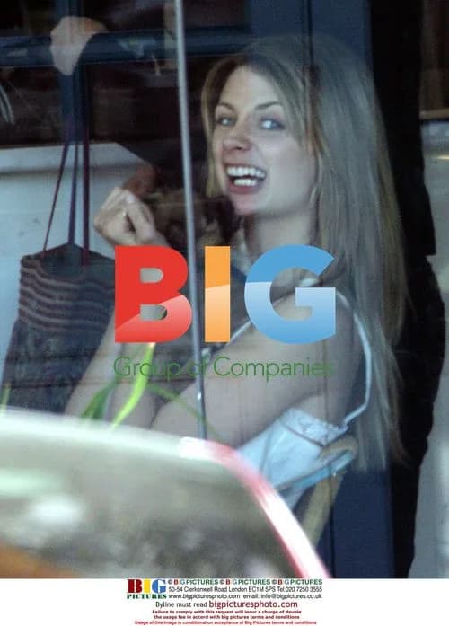 Mischa Barton and her mom enjoy lunch with a pooch in LA