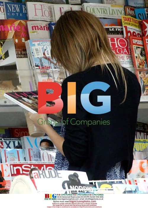 Mischa Barton buys magazines in Malibu