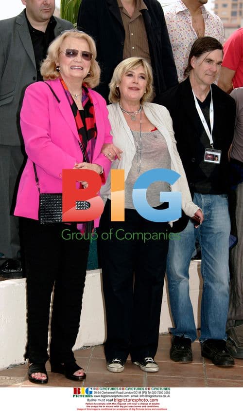Gena Rowlands and Marianne Faithfull at 'Paris Je t'Aime' Cannes Photocall