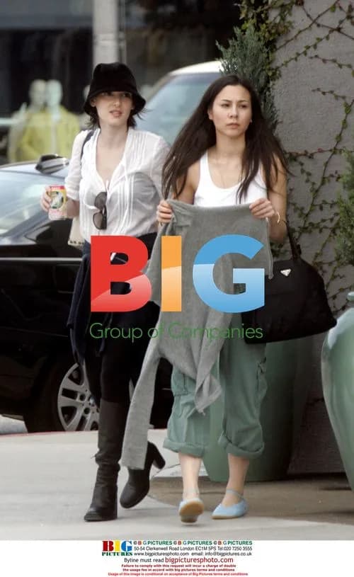 Winona Ryder and China Chow's girl's day out