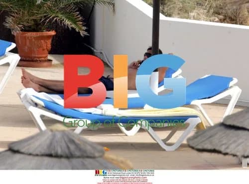 Frank Lampard sunbathes in Algarve with England team