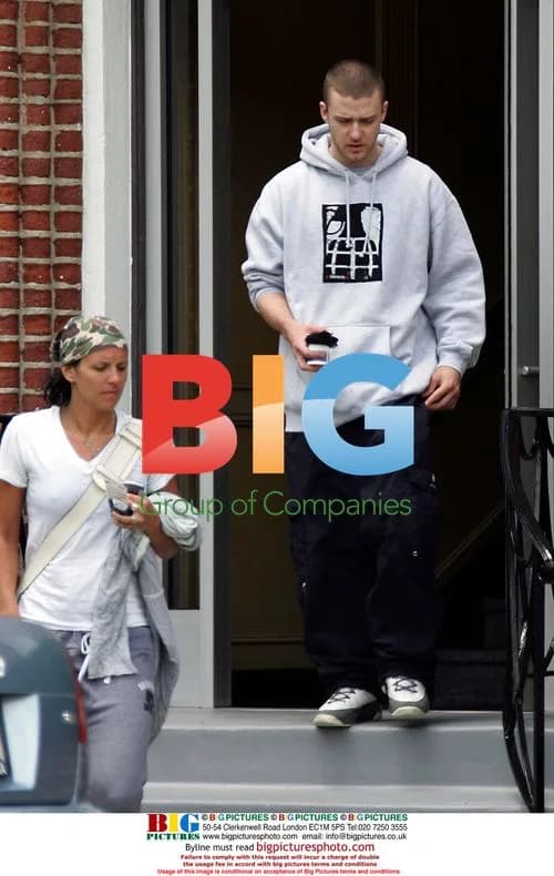 Justin Timberlake leaves medical building